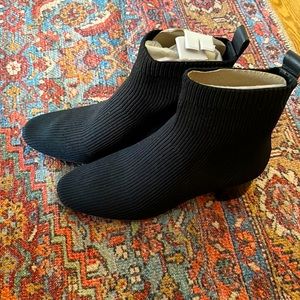 Women’s NWOB Everlane sock boots, size 9